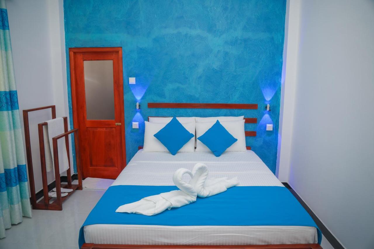 Blue Berry Villa Hikkaduwa Exterior photo