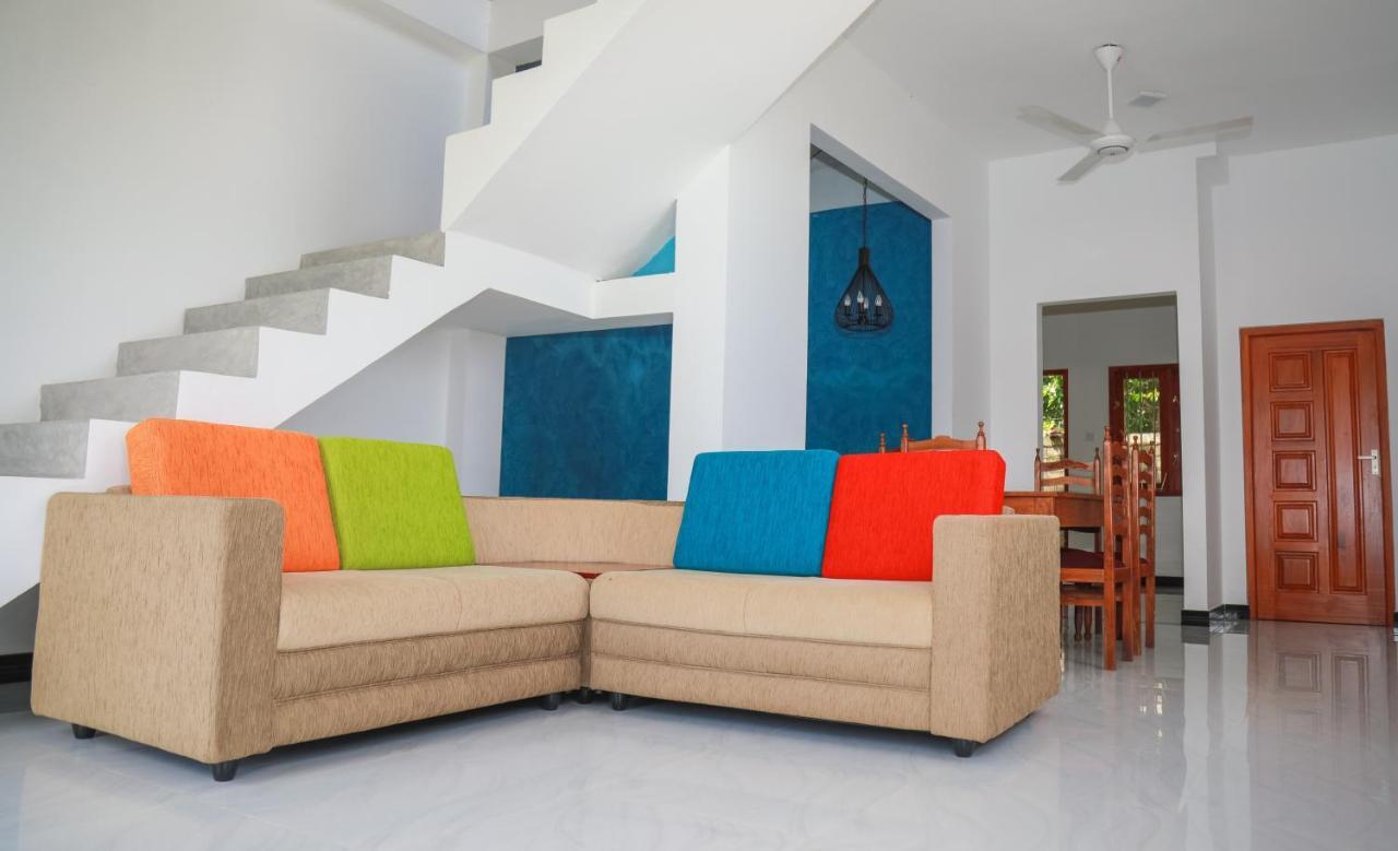 Blue Berry Villa Hikkaduwa Exterior photo